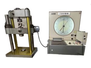 万能試験機
